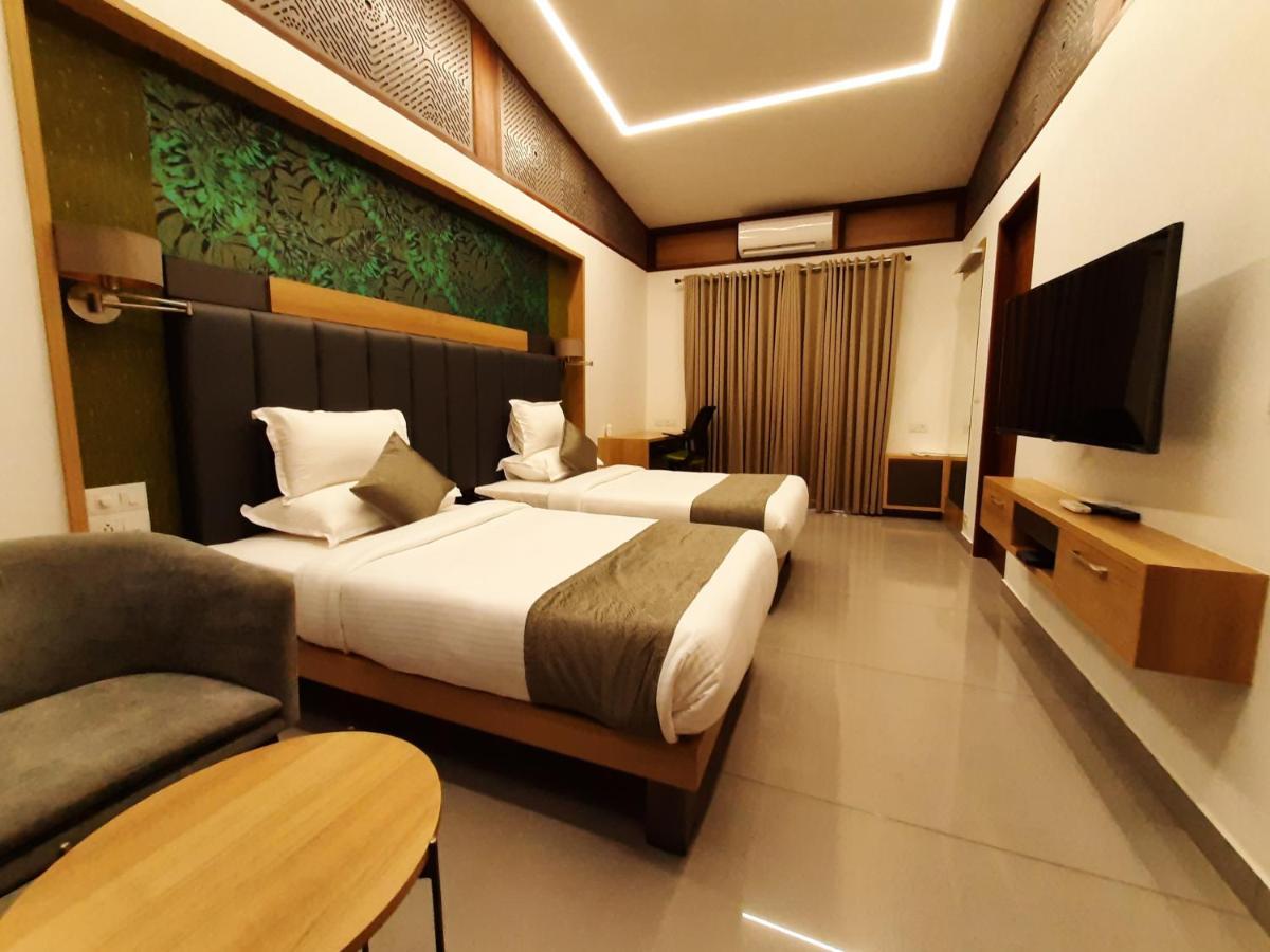 Lago Leisure Resort & Spa Cherai Beach Exterior photo