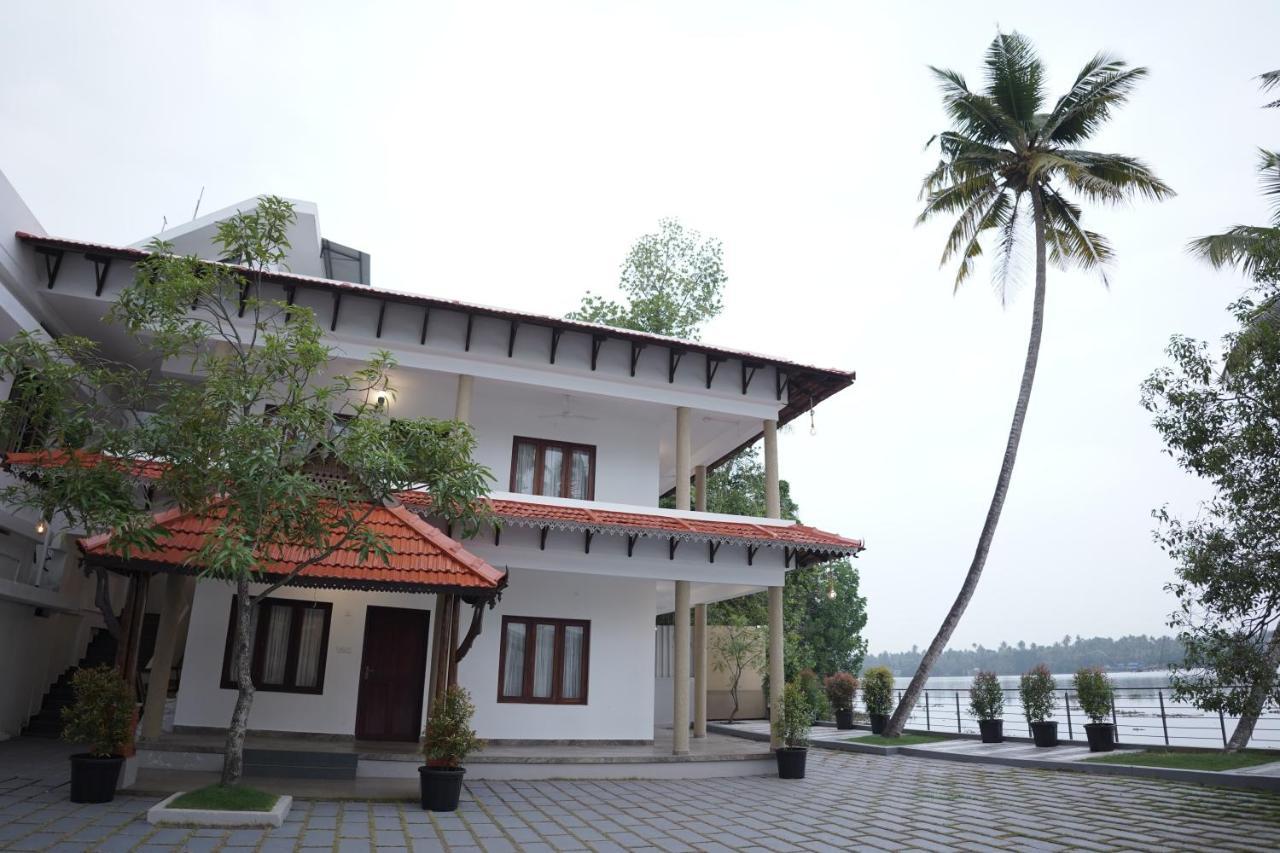 Lago Leisure Resort & Spa Cherai Beach Exterior photo