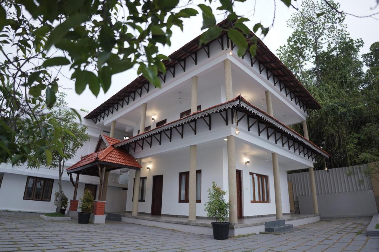 Lago Leisure Resort & Spa Cherai Beach Exterior photo