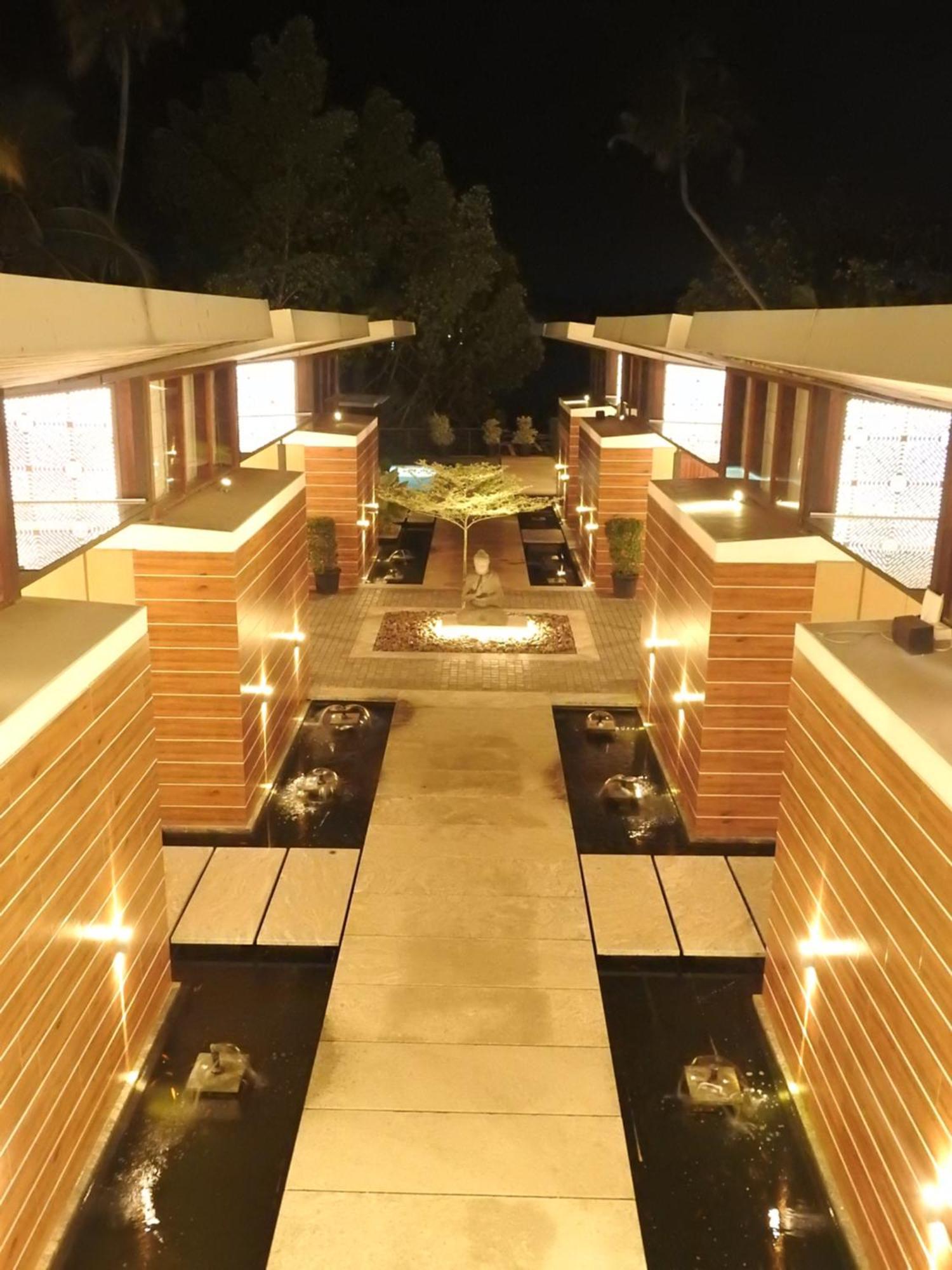 Lago Leisure Resort & Spa Cherai Beach Exterior photo