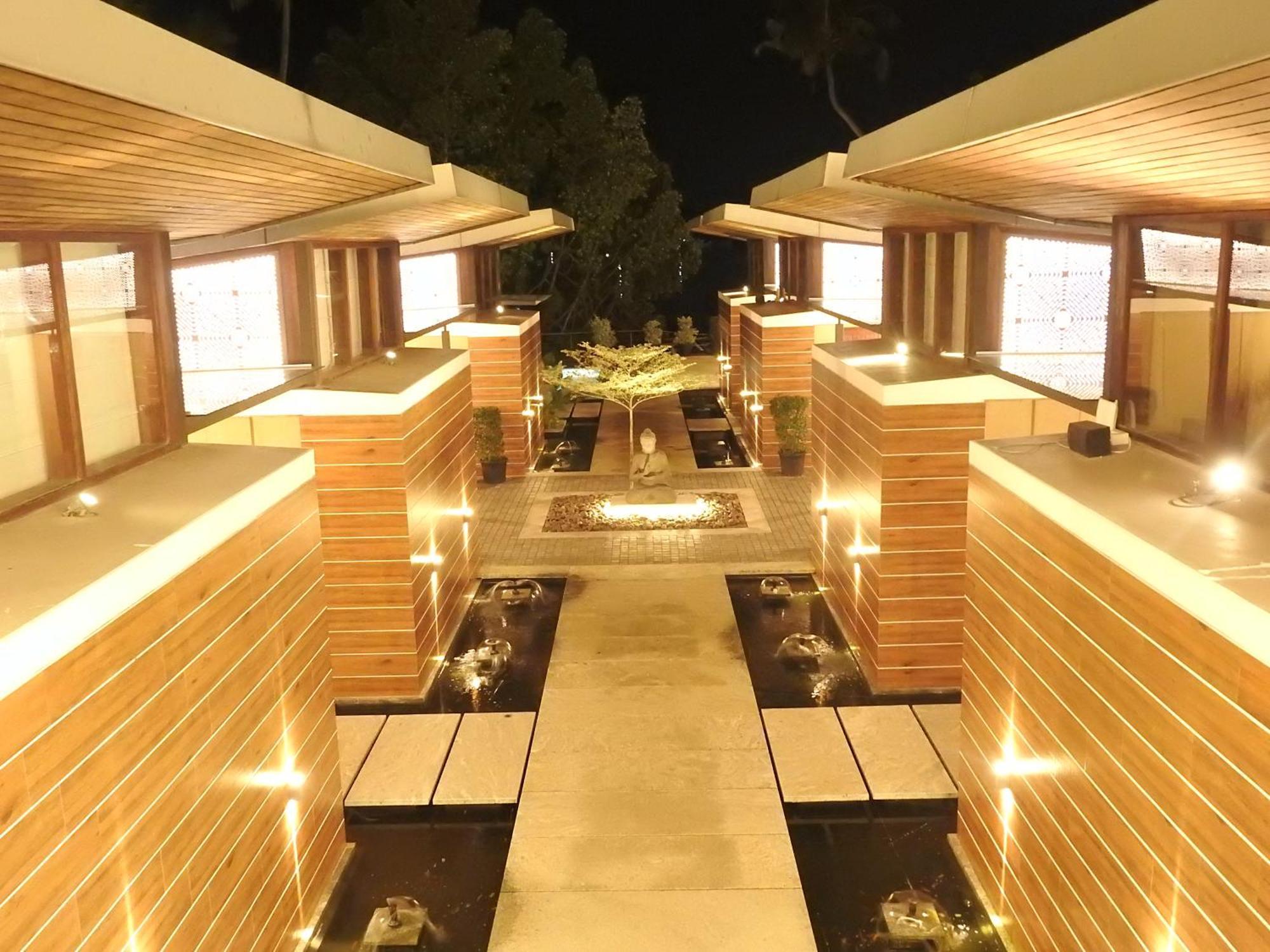 Lago Leisure Resort & Spa Cherai Beach Exterior photo