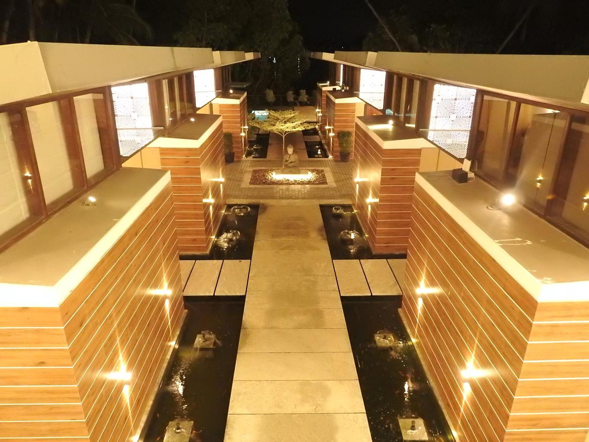 Lago Leisure Resort & Spa Cherai Beach Exterior photo