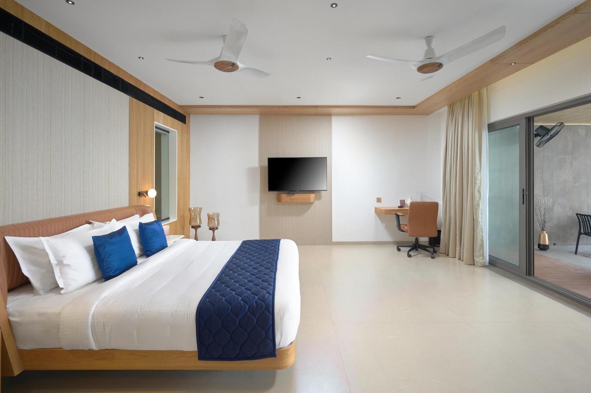 Lago Leisure Resort & Spa Cherai Beach Exterior photo