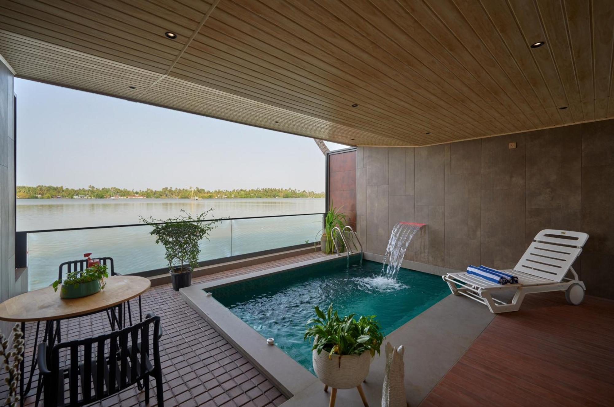 Lago Leisure Resort & Spa Cherai Beach Exterior photo
